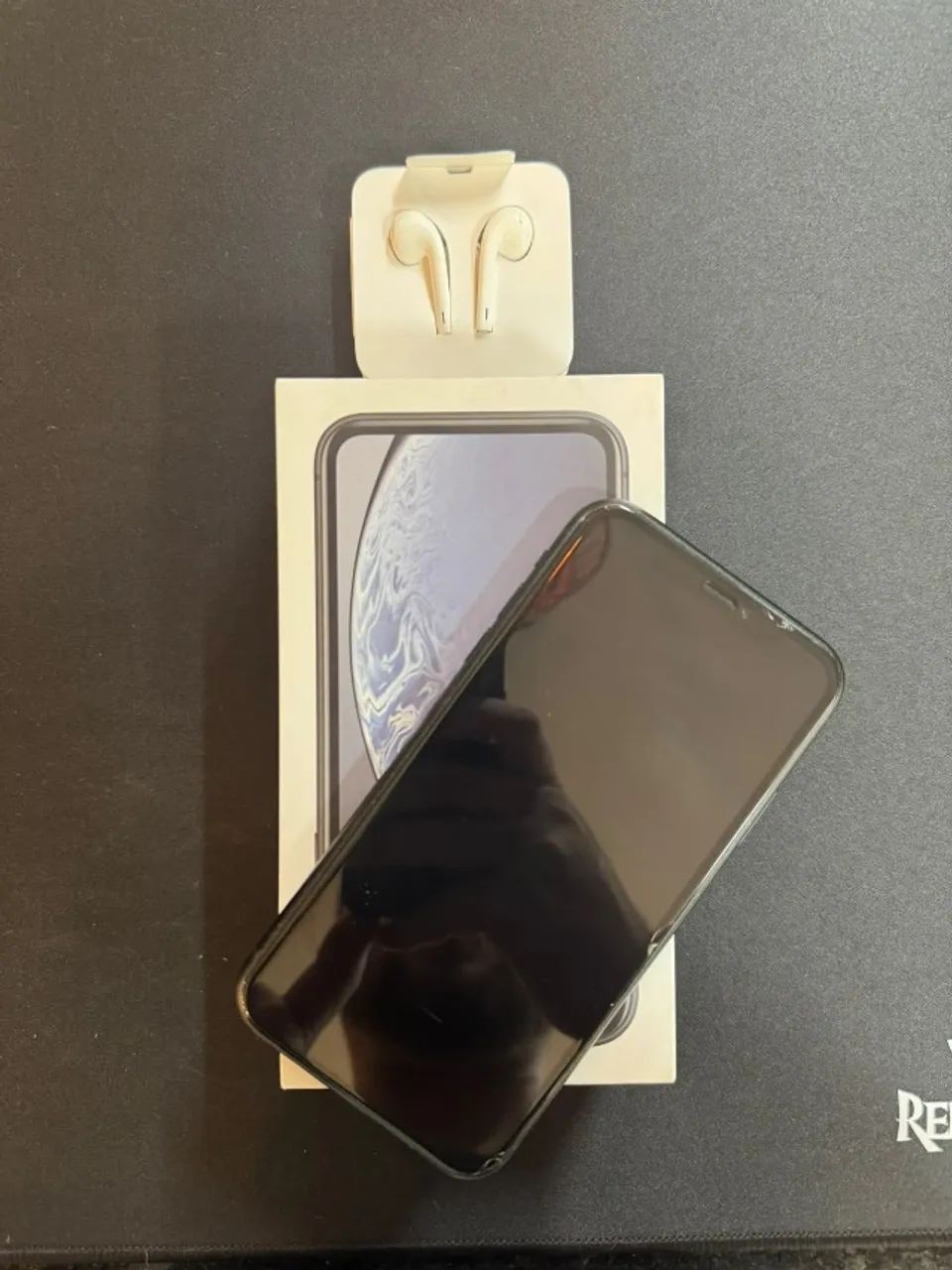 Iphone XR - 128gb - preto - com detalhes de uso