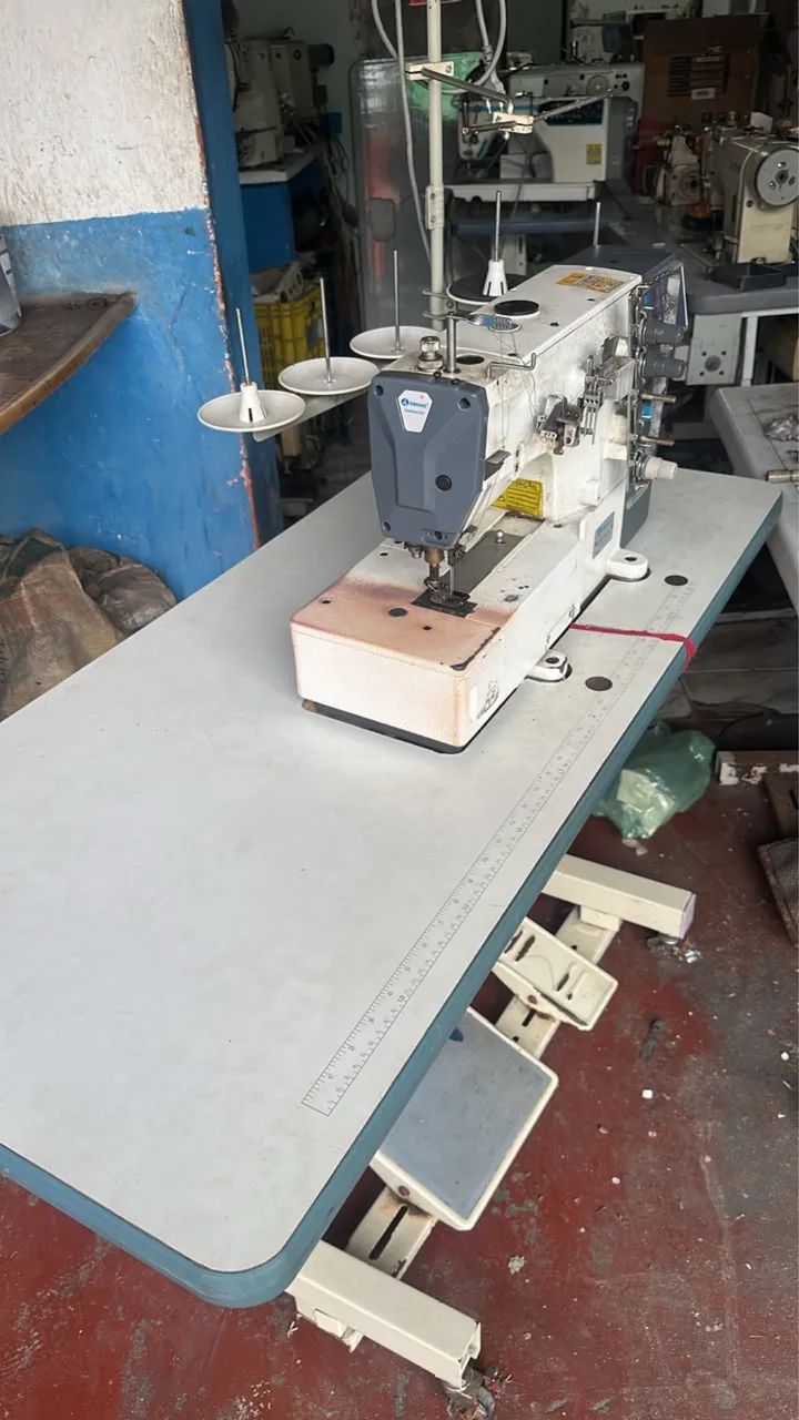 Máquina de costura  - Foto 2