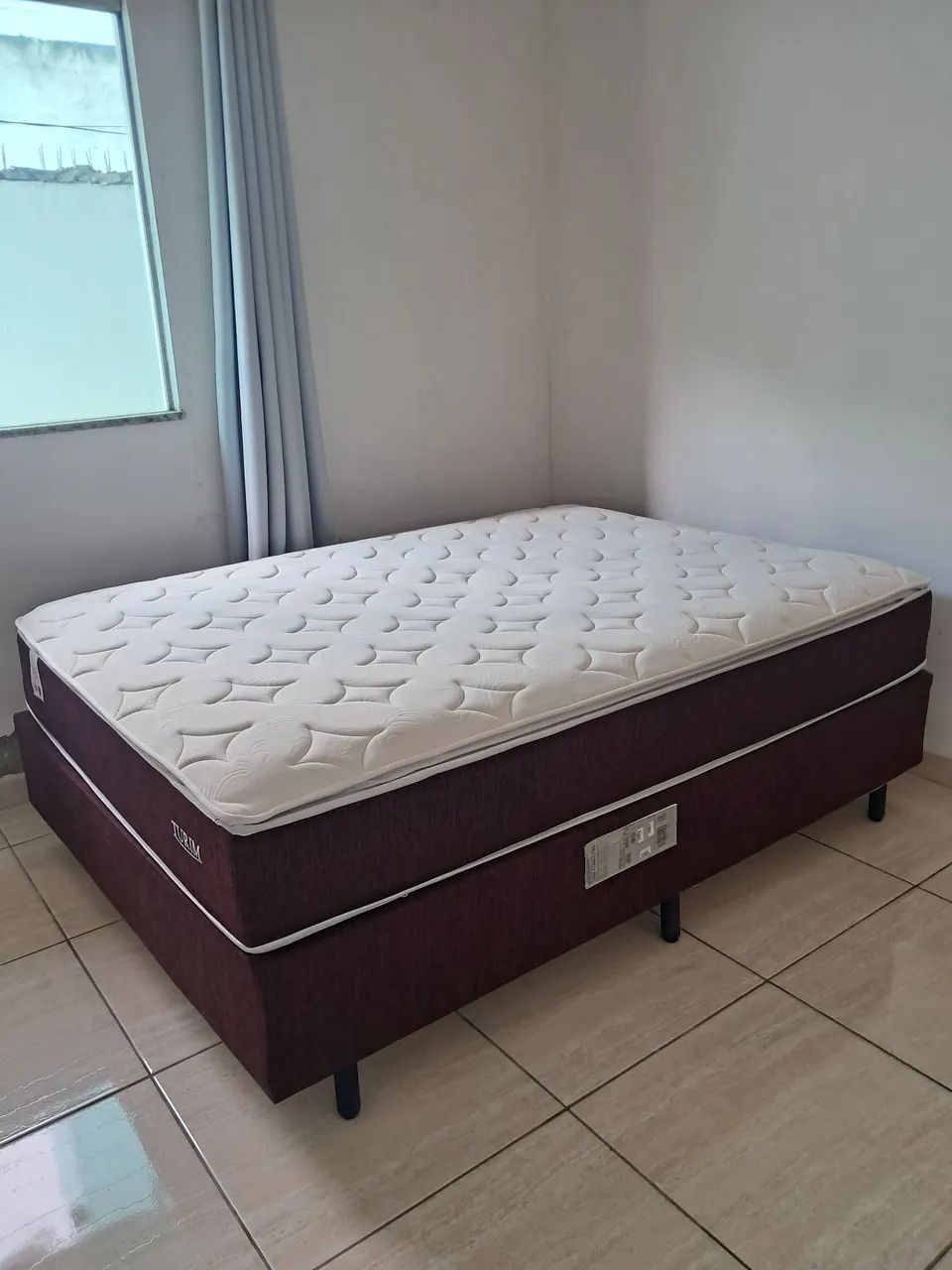 CAMA BOX ALTA QUALIDADE SEMI NOVA