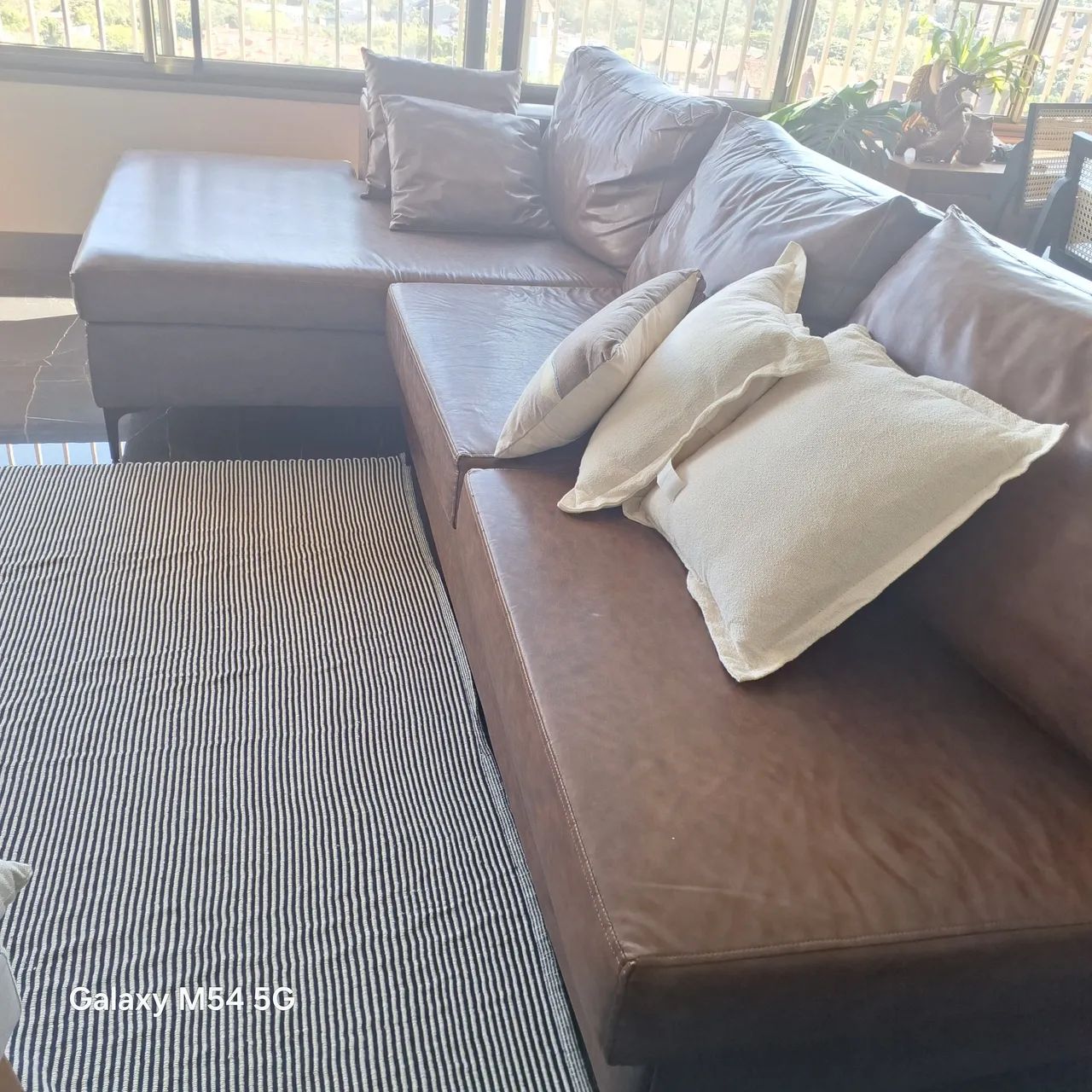 Sofa chase couro vegetal