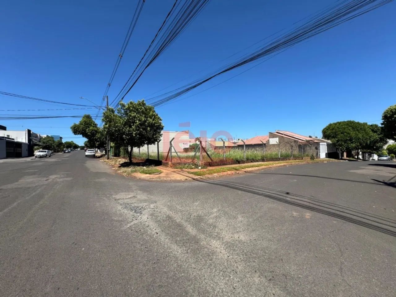 Terreno de esquina comercial e residencial. - Foto 4