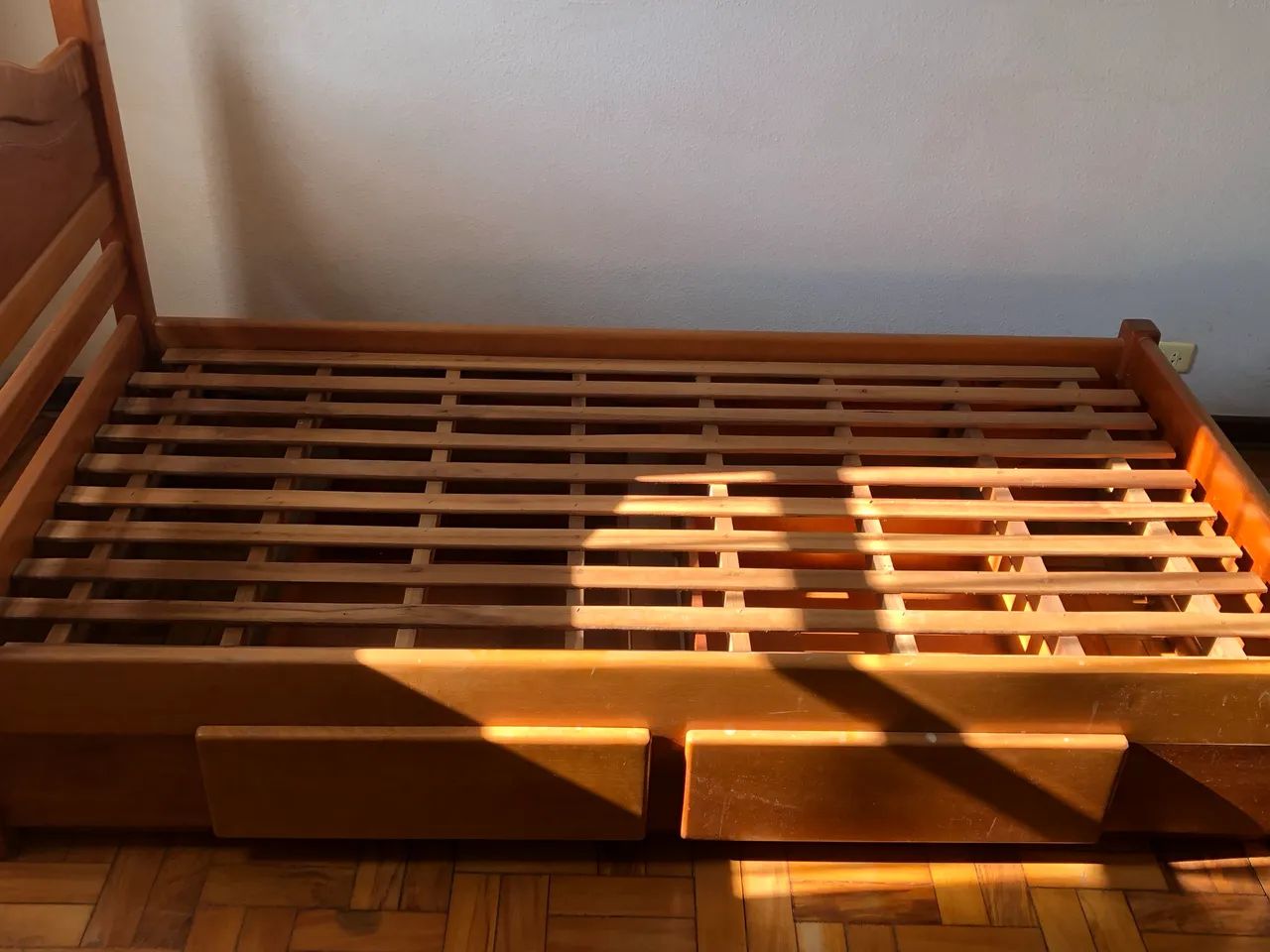 Cama de solteiro maciça com gavetas - Foto 5