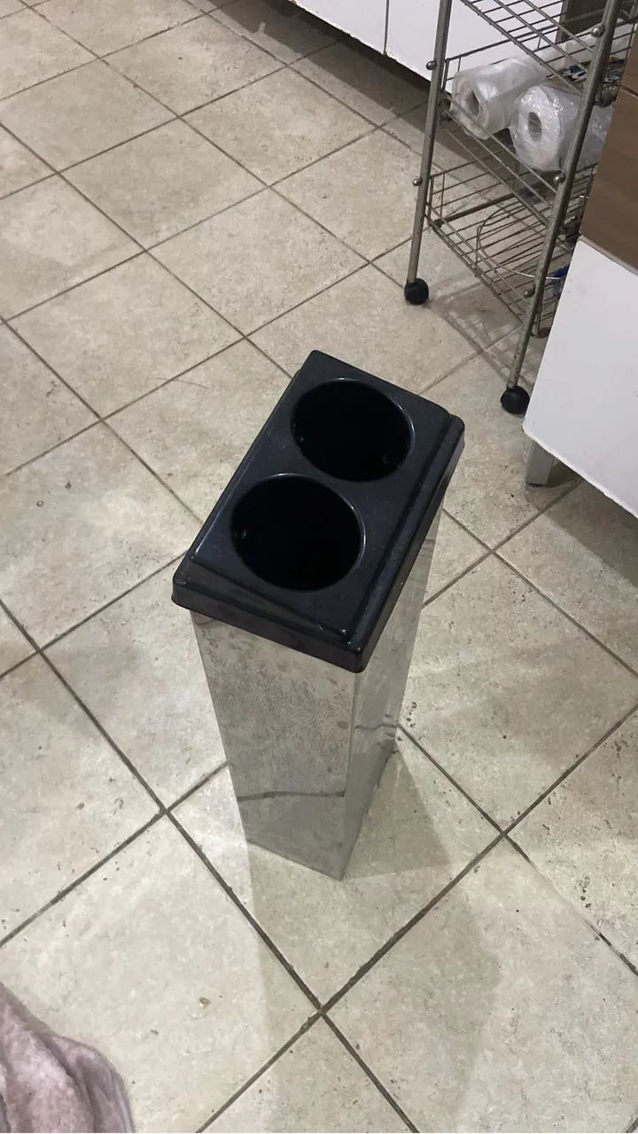 Lixeira/coletor para copos descartáveis inox