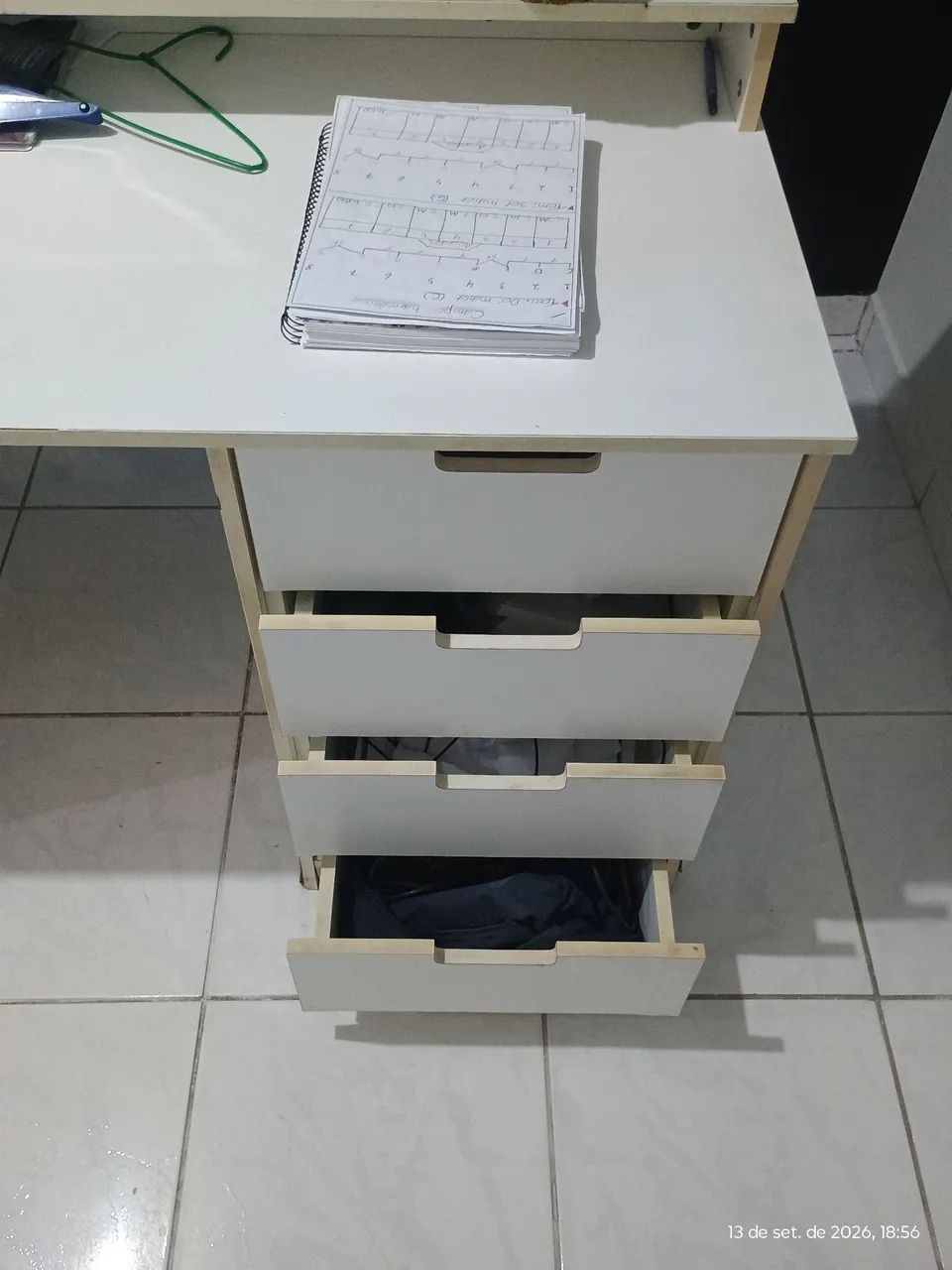 Escrivaninha para estudos
