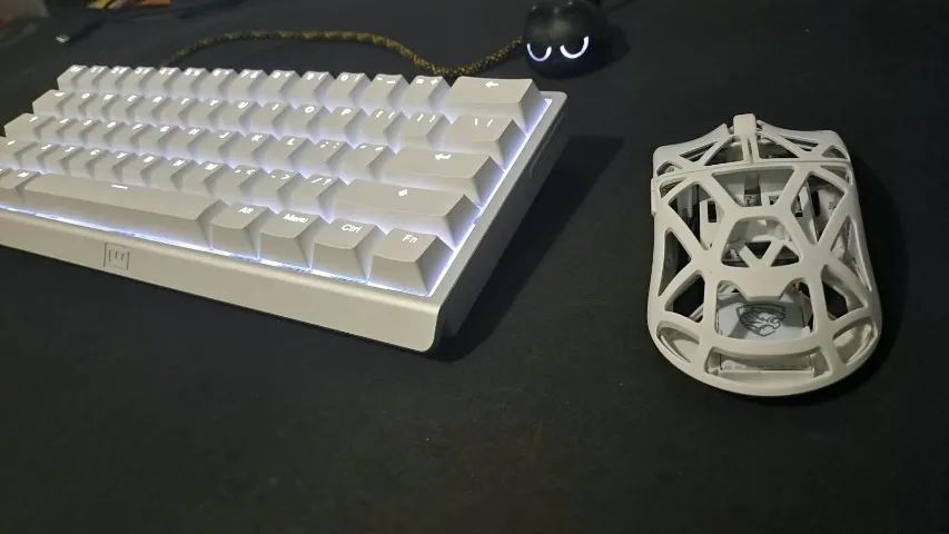 Wooting 60HE V2 Alumínio Branco+Wlmouse Mini Pro 