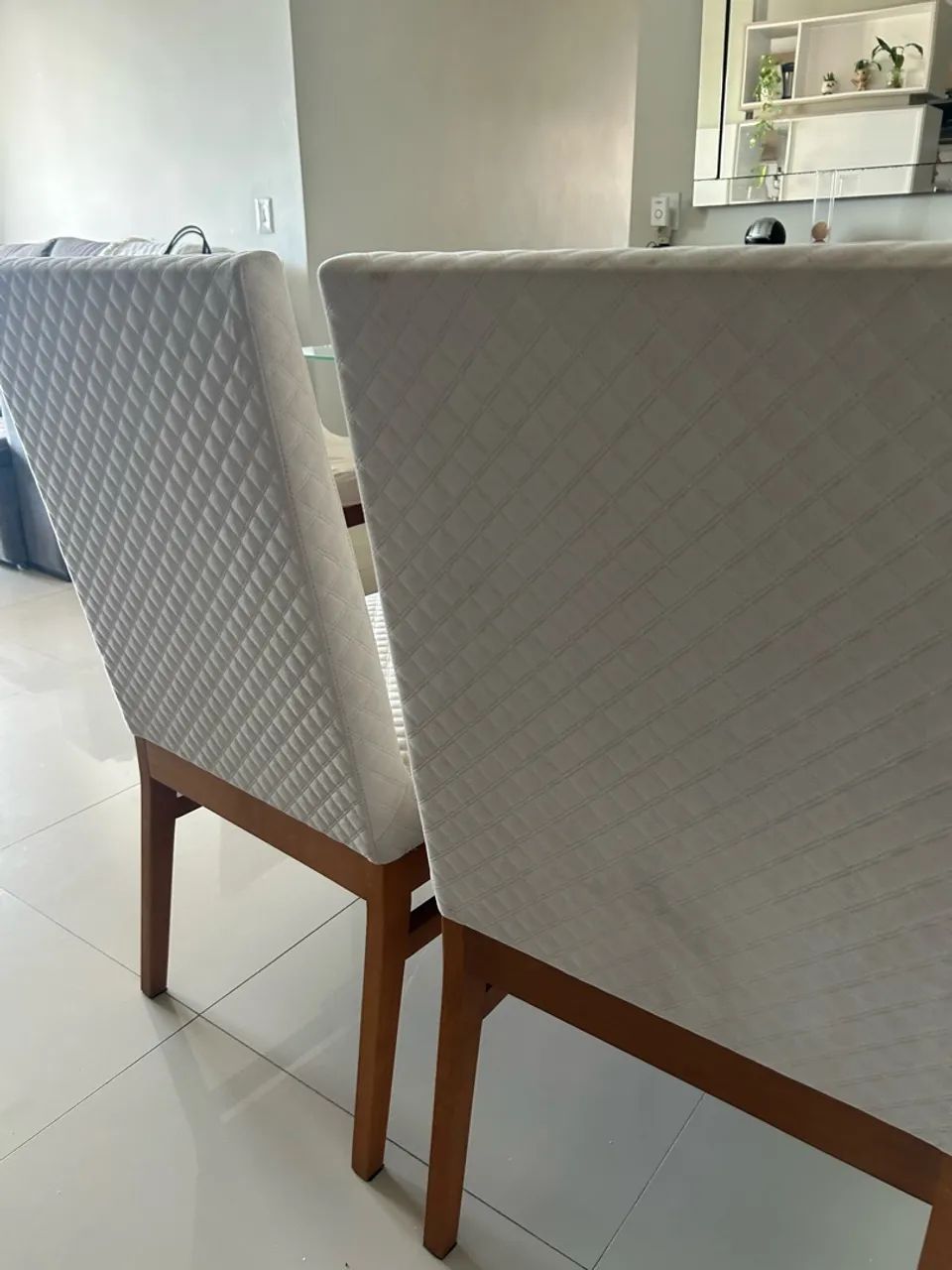 Vendo Conjunto Mesa + 6 cadeiras - Foto 4