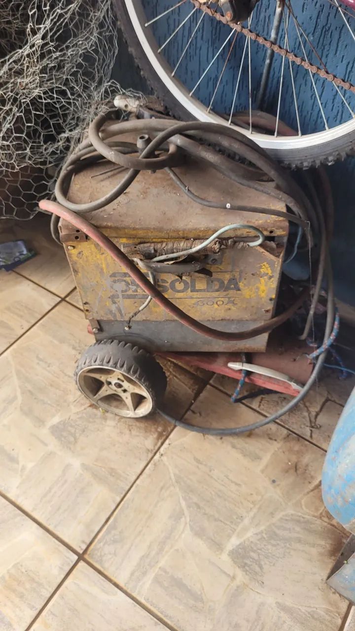 Máquina de solda velha