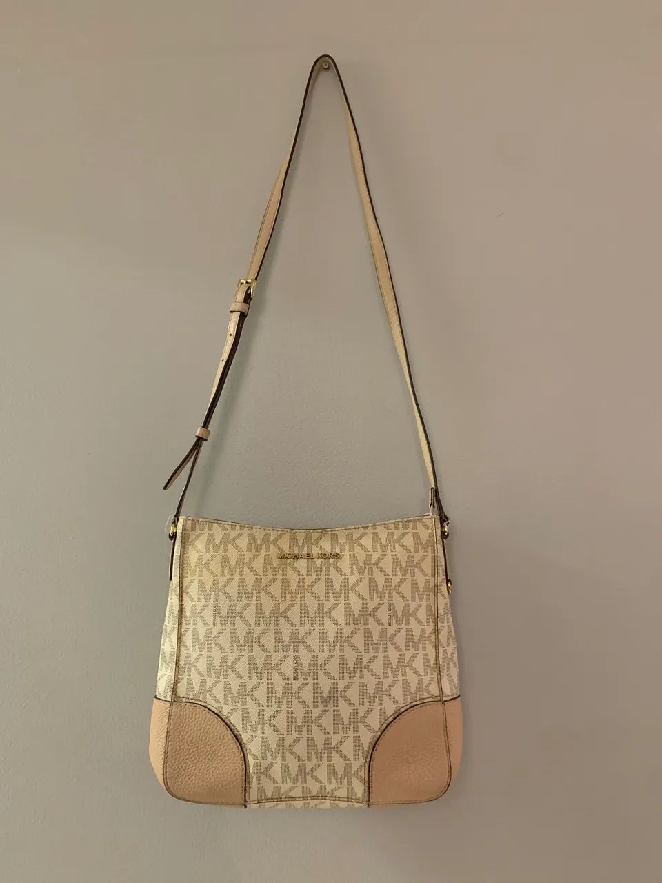 Bolsa Michael Kors branca e rosê - Foto 2