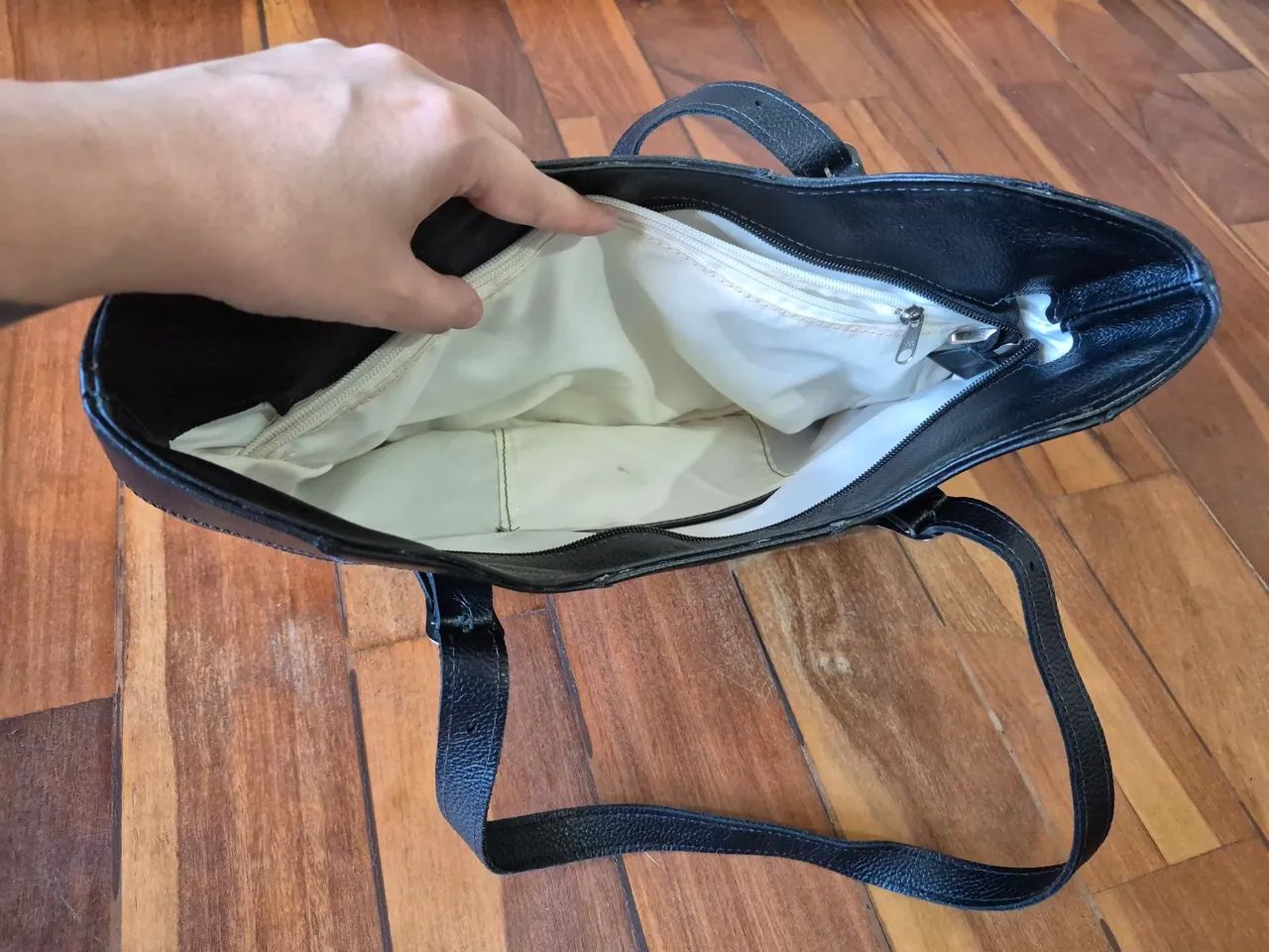 Bolsa de Ombro em Couro Legítimo Preta  - Foto 5