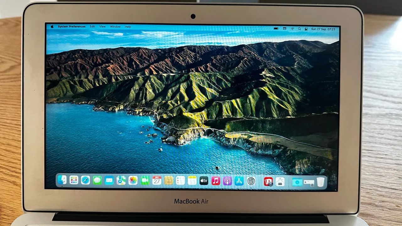 MacBook Air 11 2015 i5 4GB SSD 128GB + Caixa e Carregador