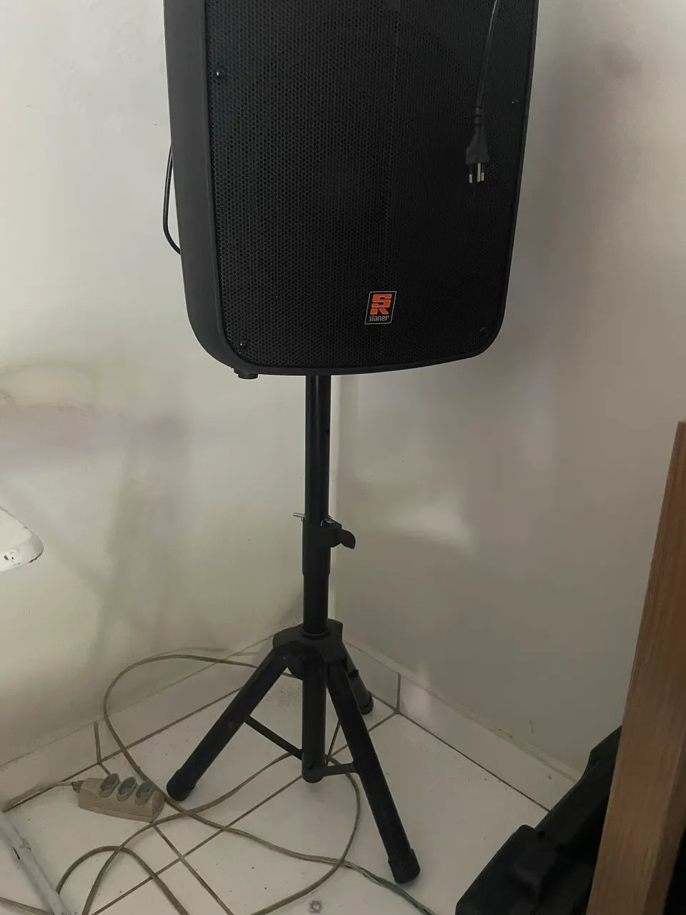 Tripé para caixa de som