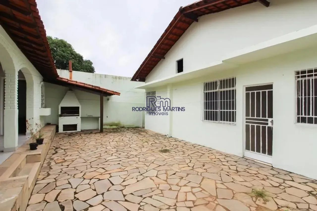 Vende casa com Habite-se sendo 03 quartos, 04 vaga