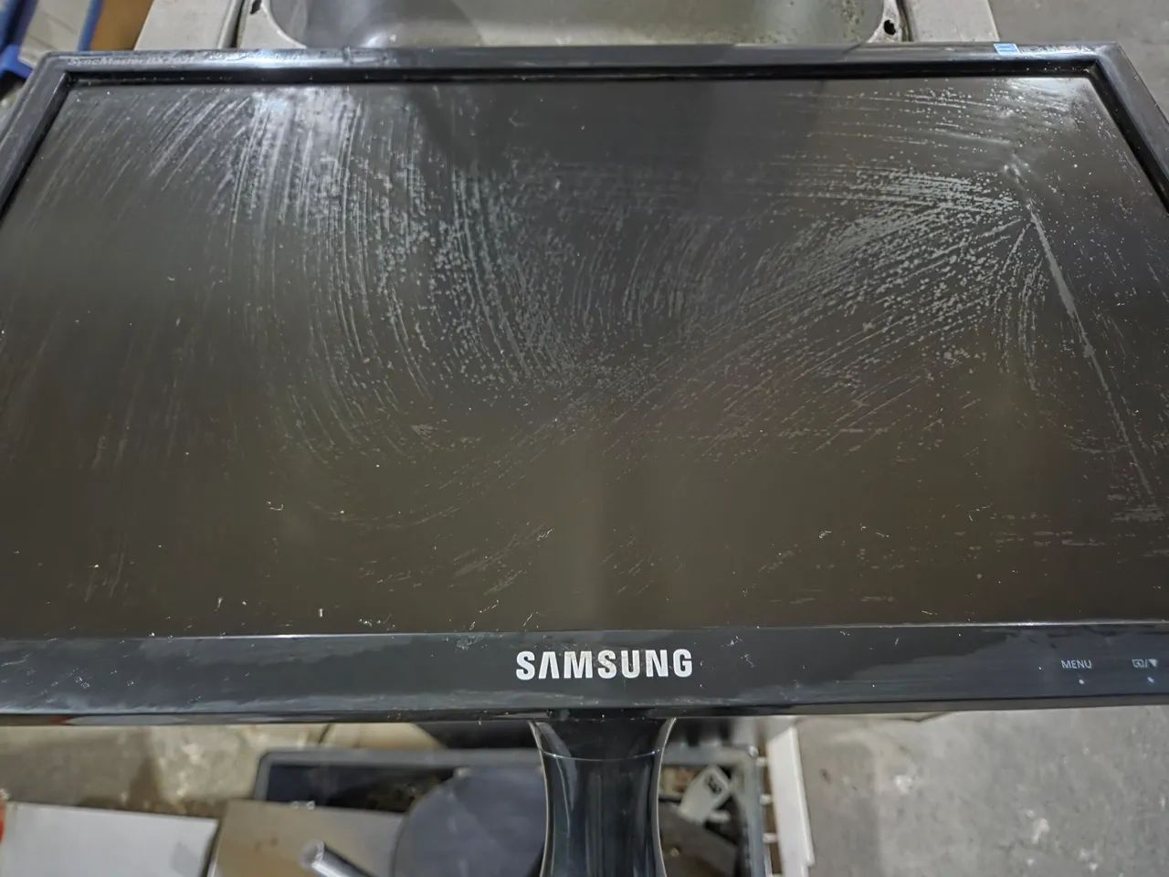 Monitores Dell, AOC, Samsung e Bematech