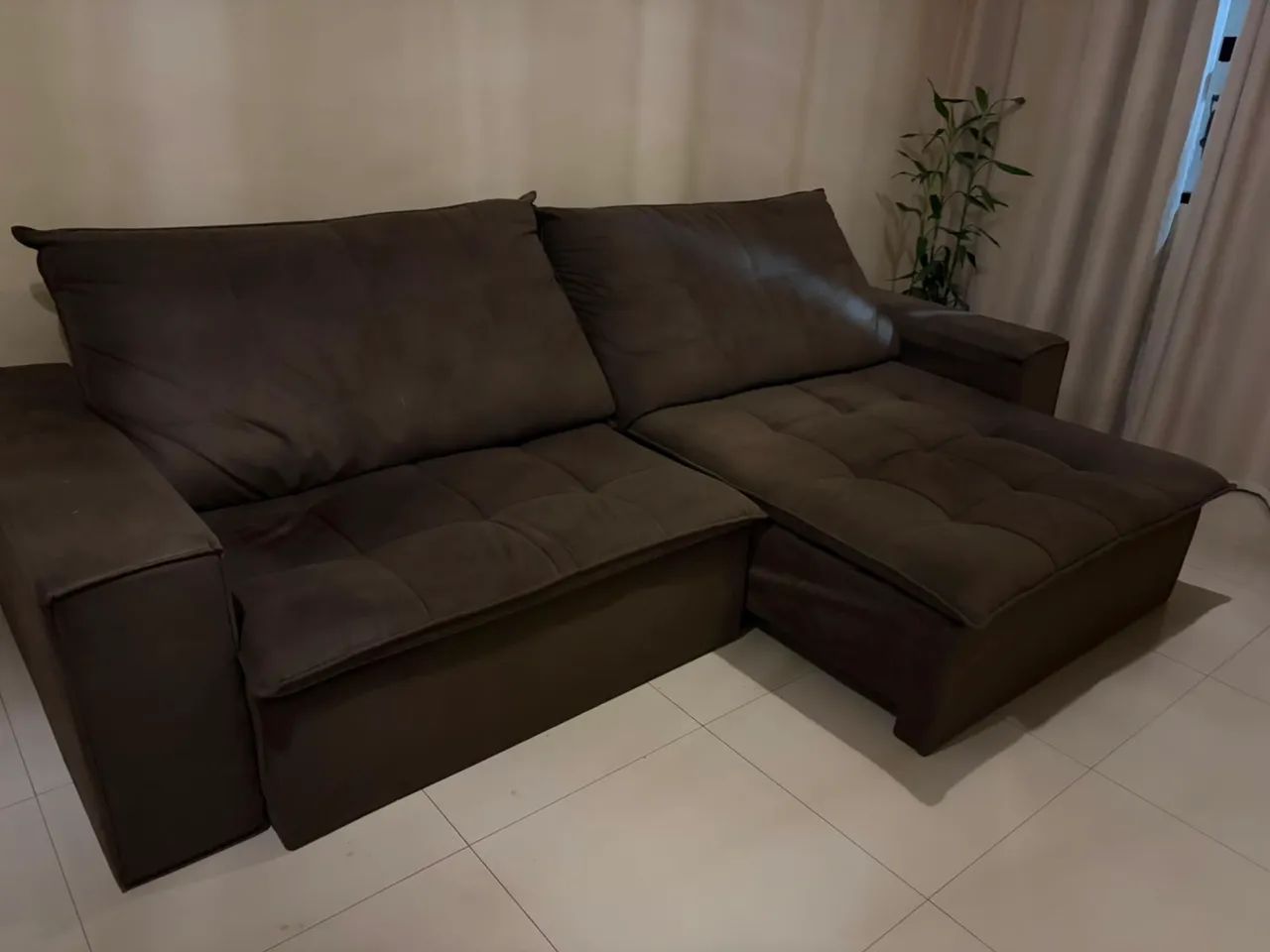 SOFÁ RETRÁTIL E RECLINÁVEL 2,90 m - SUEDE MARROM - Foto 2