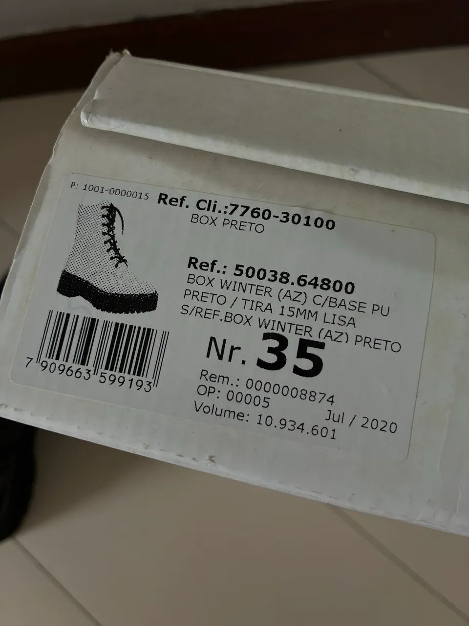 bota coturno plataforma em verniz - Foto 4