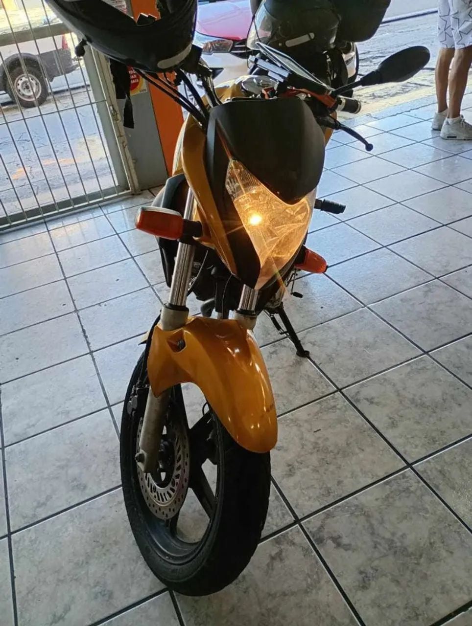 Honda CB 300 2011 Dourada 