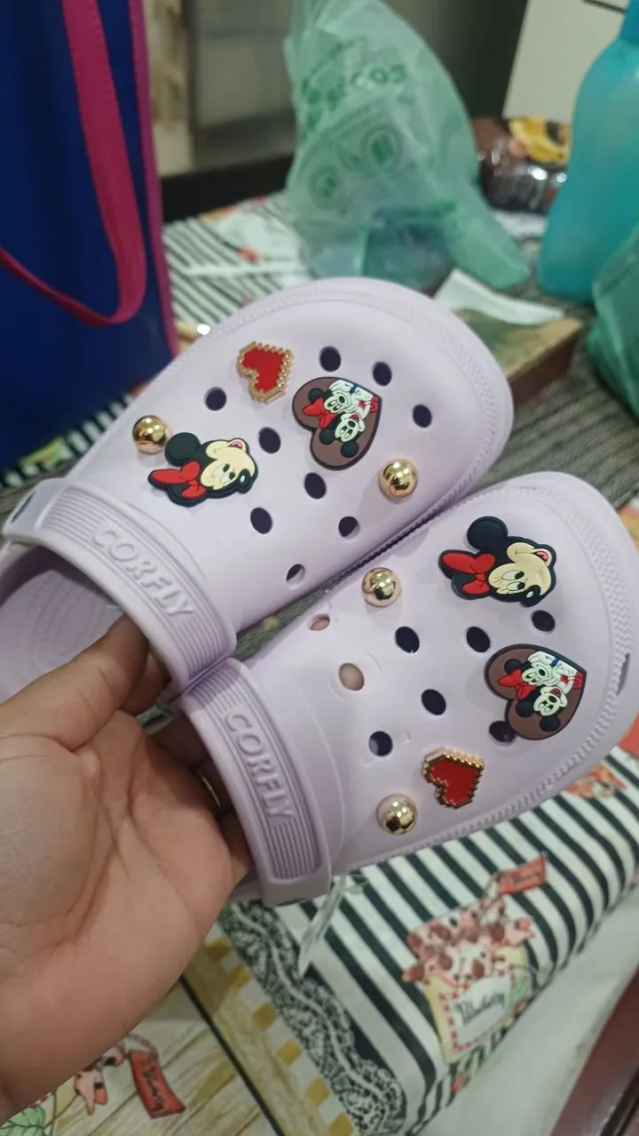 Babuche Nova Nunca Usada Com Bottons Minnie  - Foto 4