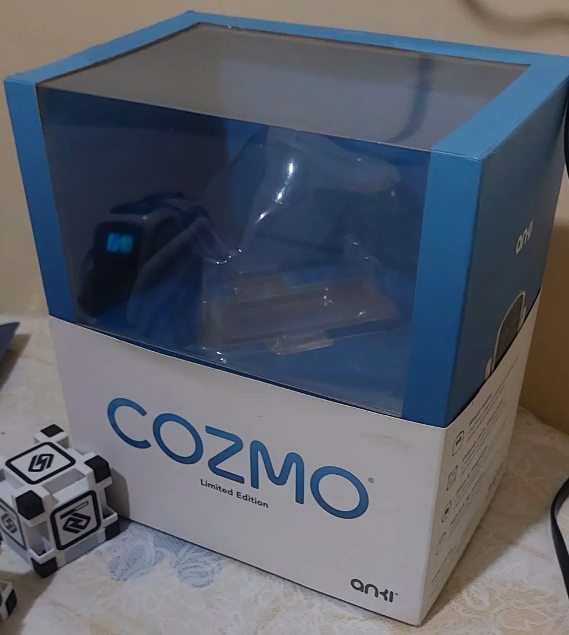 COZMO ROBÔ ORIGINAL COMPLETO + CAIXA  MUITO CONSERVADO - Foto 5