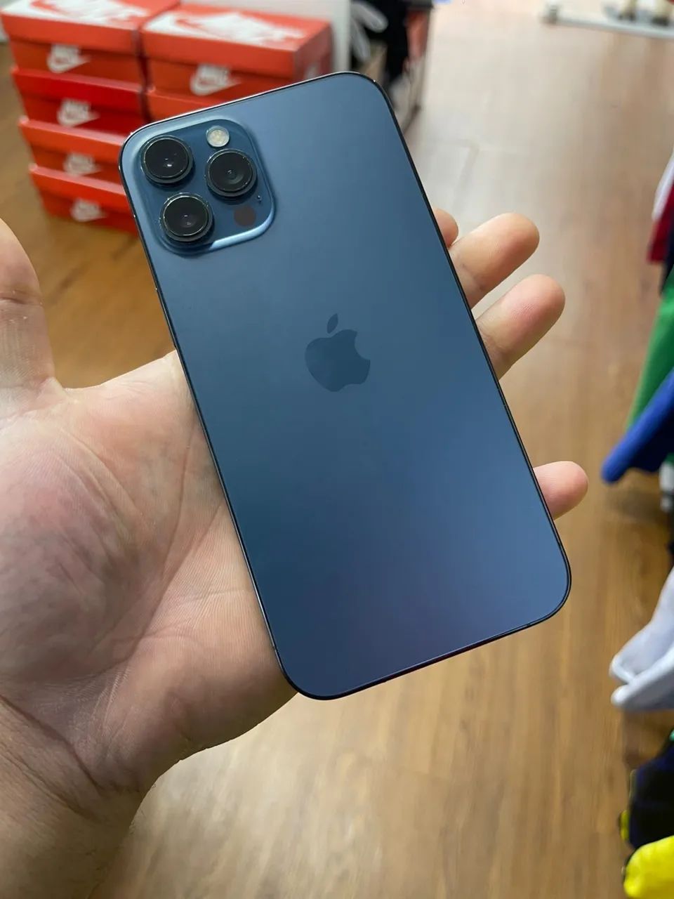 iPhone 12 Pro Max em perfeito estado  - Foto 2
