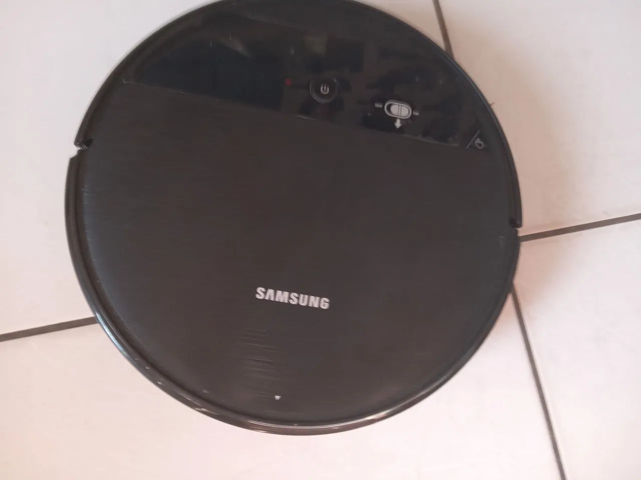 aspirador robô Samsung modelo vr05r5050wk/az - Foto 2