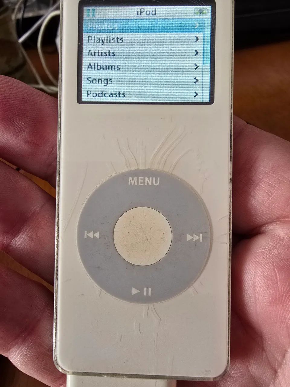Apple Ipod 2Gb original funcionando com cabo