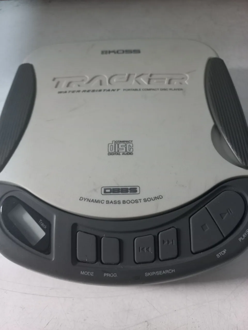 tracker antiga