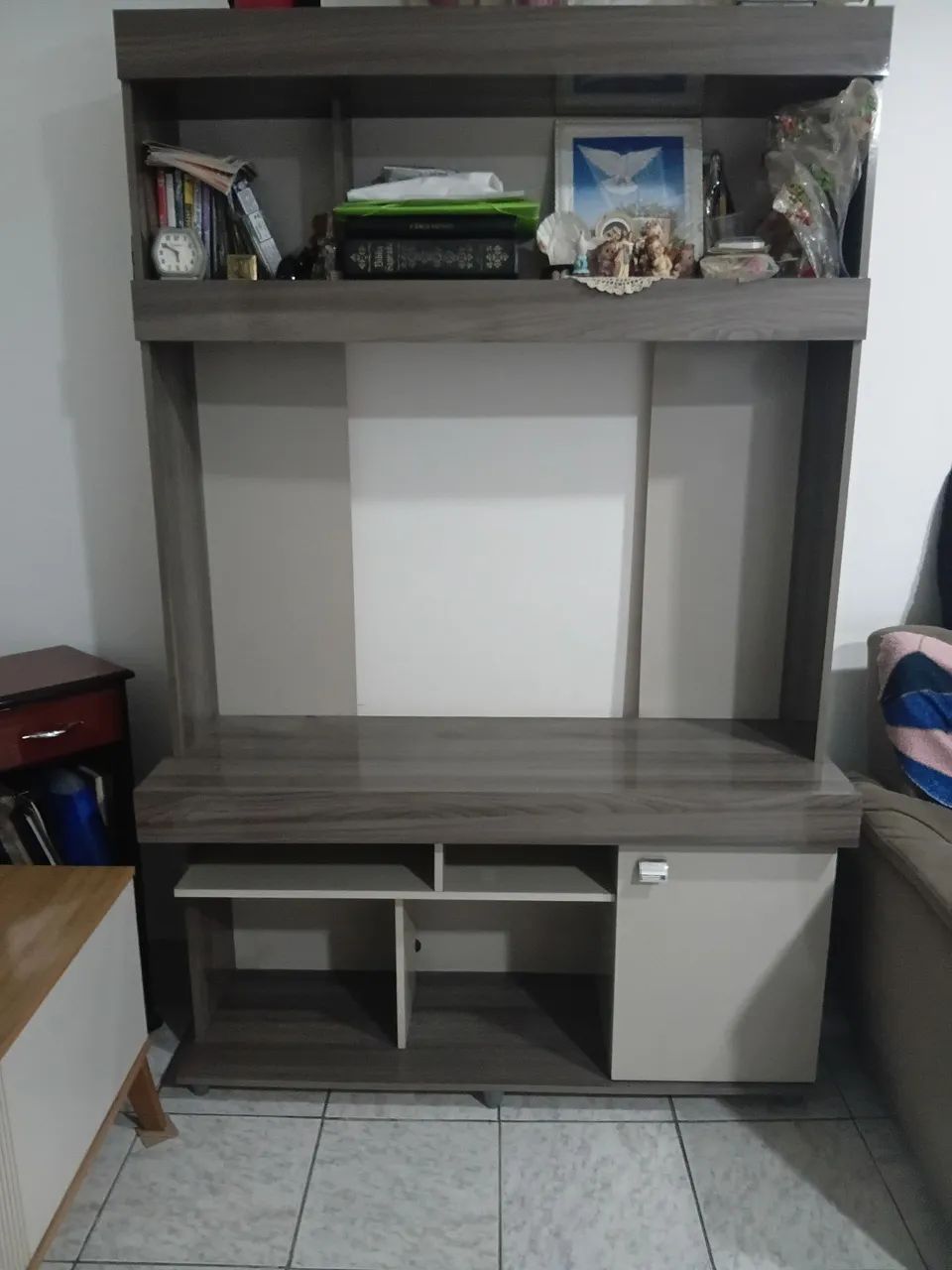 Estante pequena para Tv ate 55 polegadas,  ideal para ambientes pequenos .
