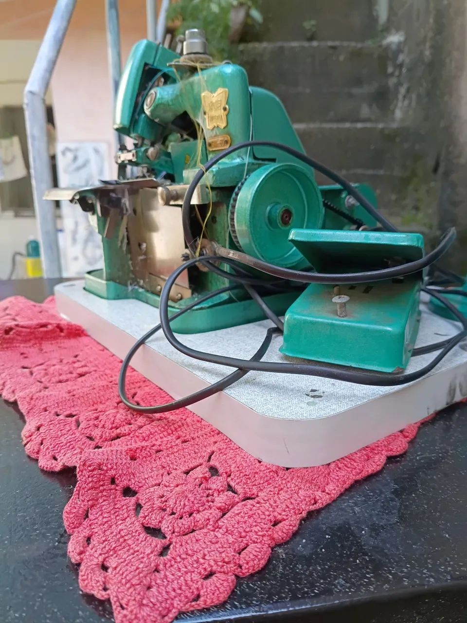máquina overlock semi-industrial usada - Foto 2
