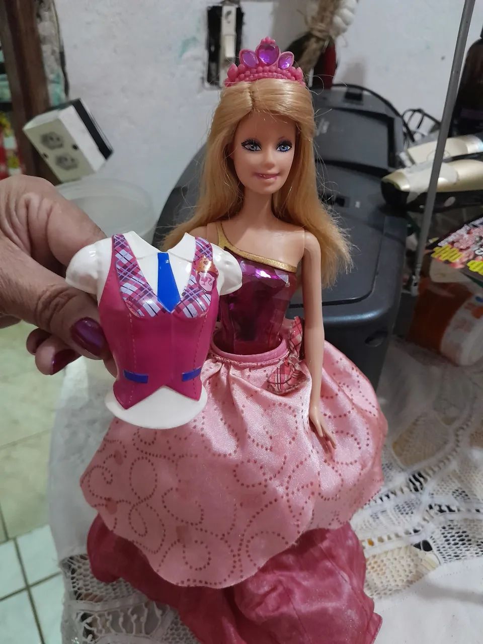 Boneca barbie escola de princesa  - Foto 3