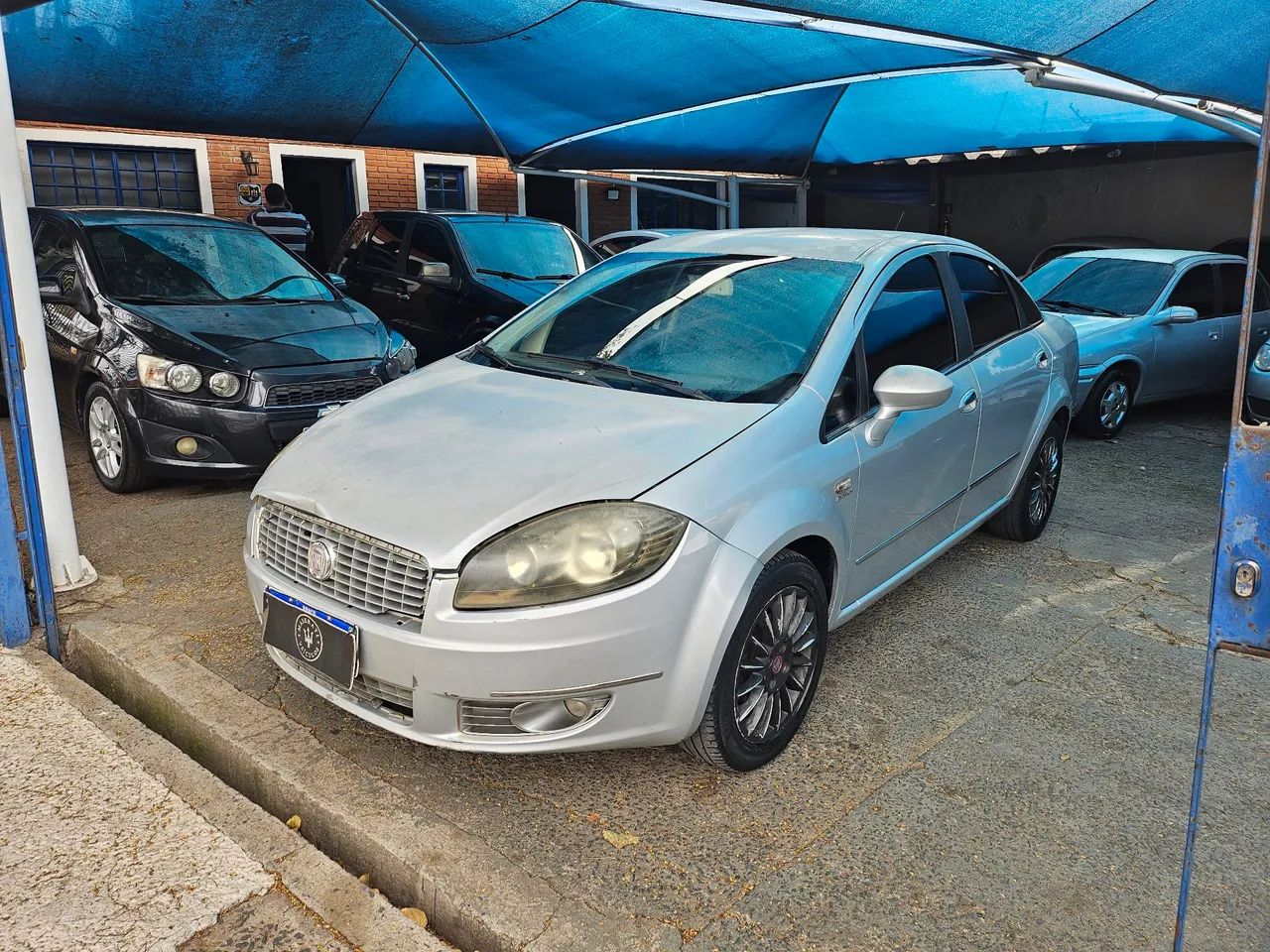 Fiat Linea Absolute 1.9/1.8 Flex Dualogic 4P 2010 - Foto 3