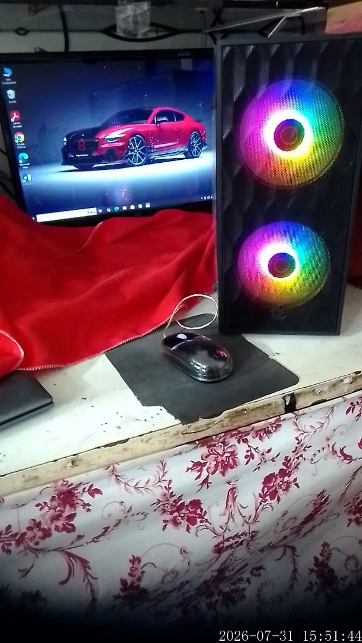 Só a CPU core i5 placa. Mãe, SSD, gabinete novo 