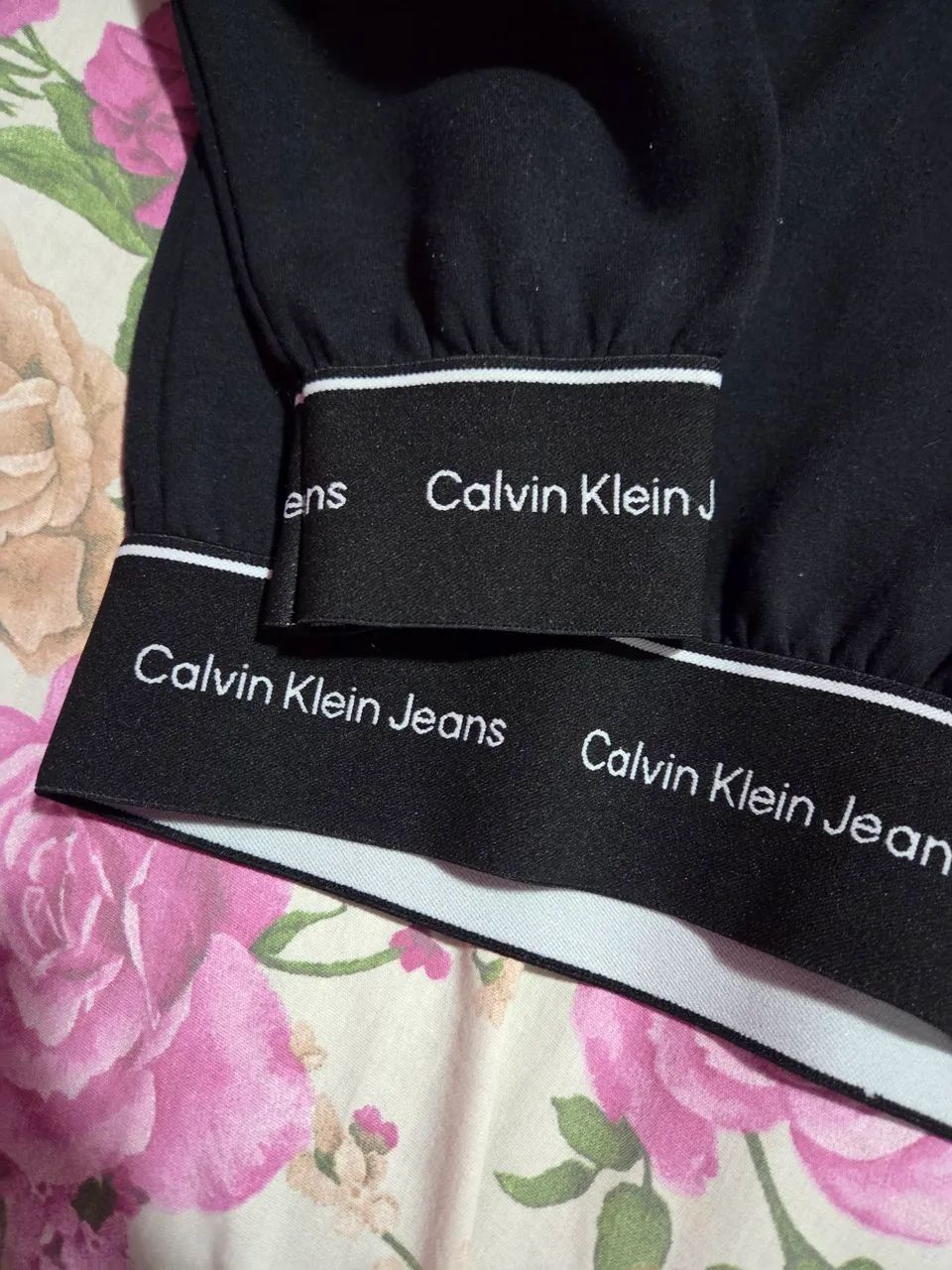 moletom cropped calvin klein preto - Foto 2