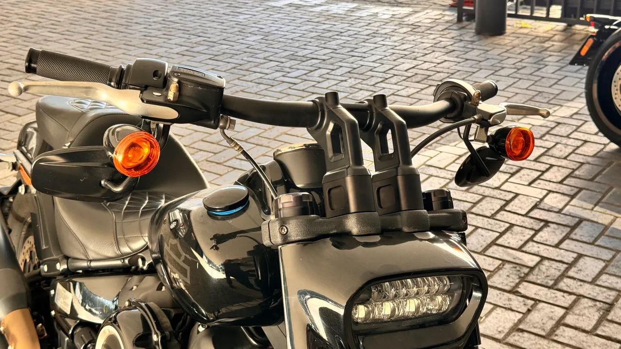 HARLEY-DAVIDSON SOFTAIL FAT BOB 107 - Foto 3