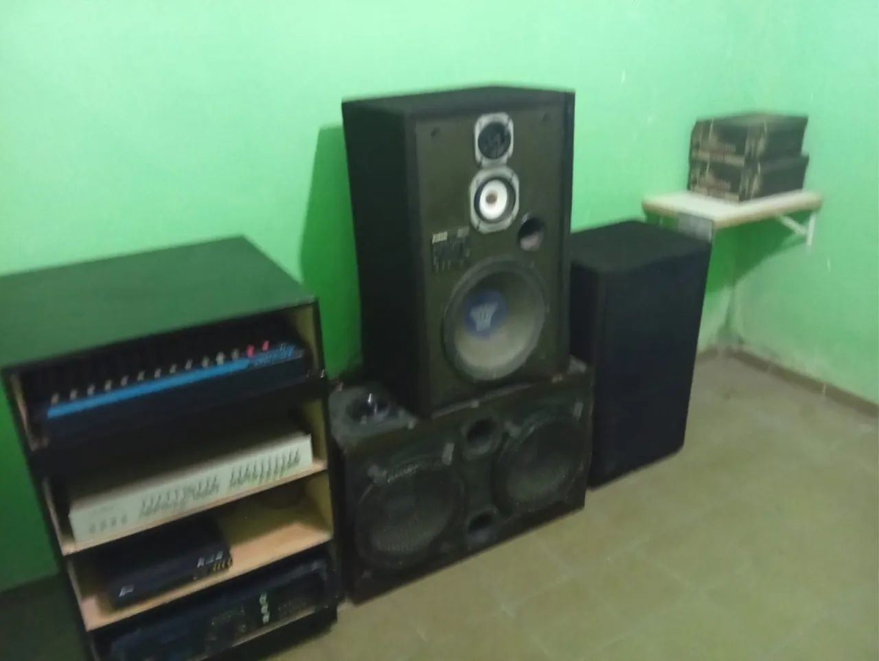 Equipamentos de som áudio caixa aparelho mesa - Foto 5