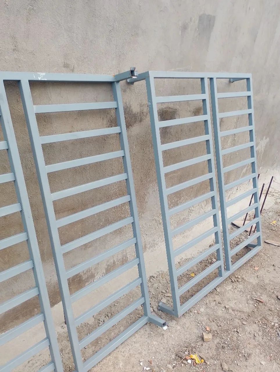 Vendo grade de ferro pra janela  - Foto 2