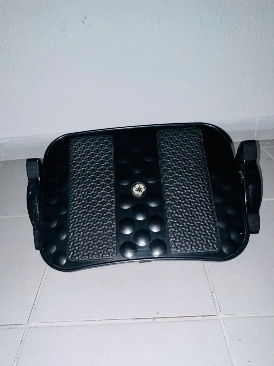 Apoio ergonômico para os pés 