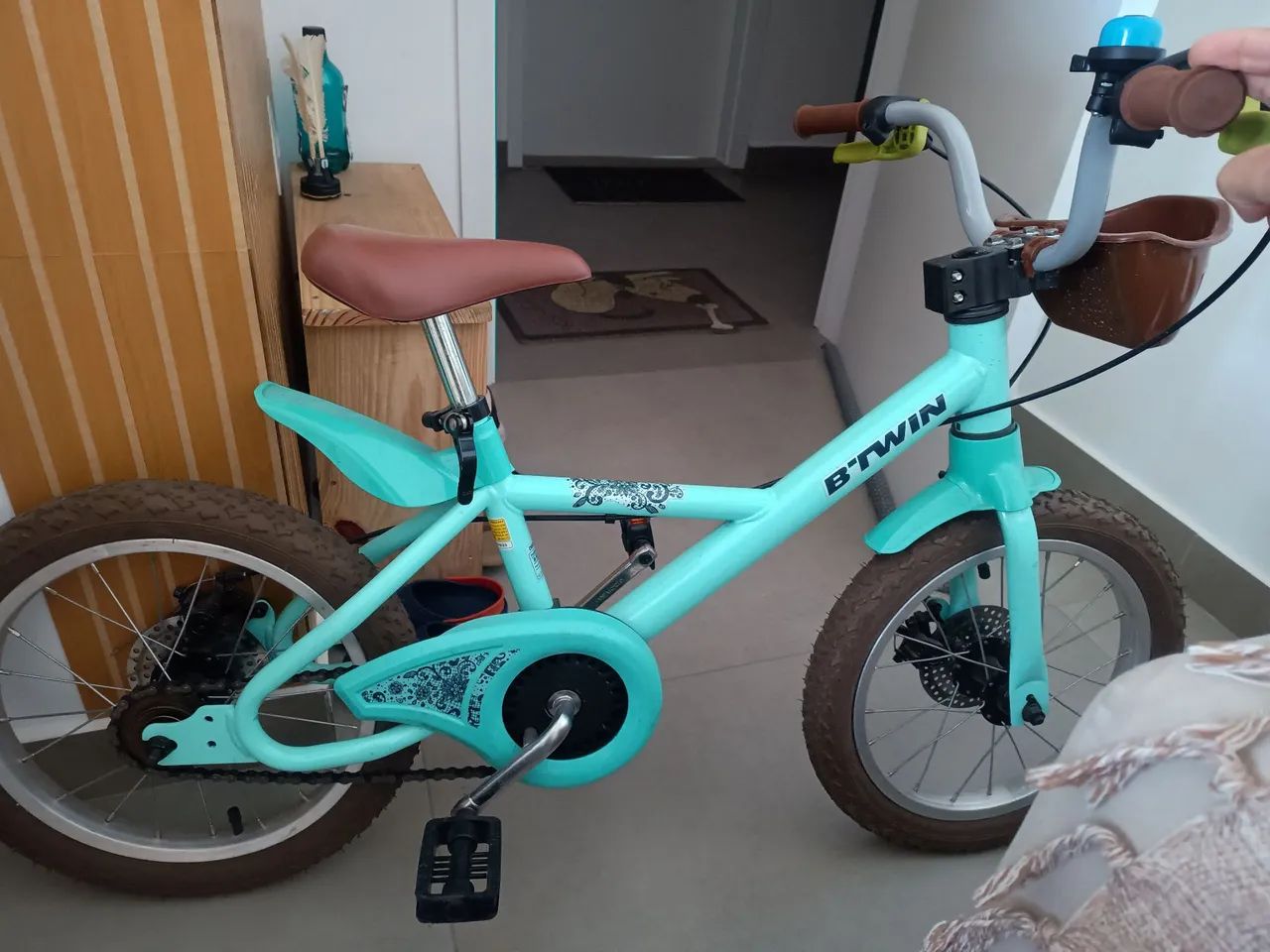 Bicicleta infantil aro 20 bom estado. - Foto 4
