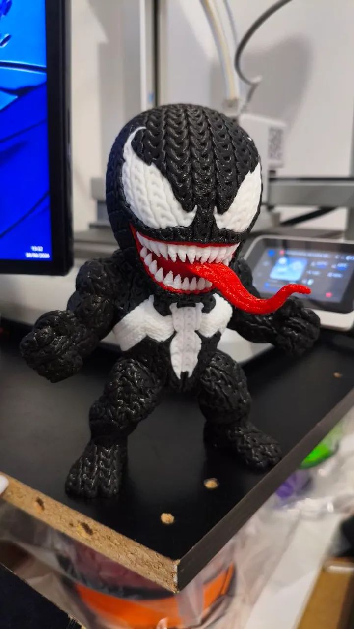 Venom Marvel boneco 3d 18cm