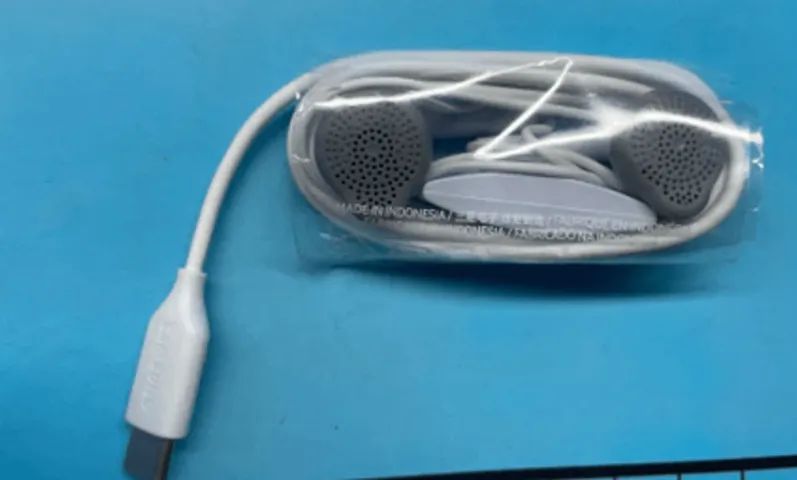 fone de ouvido branco entrada tipo c original samsung - Foto 4