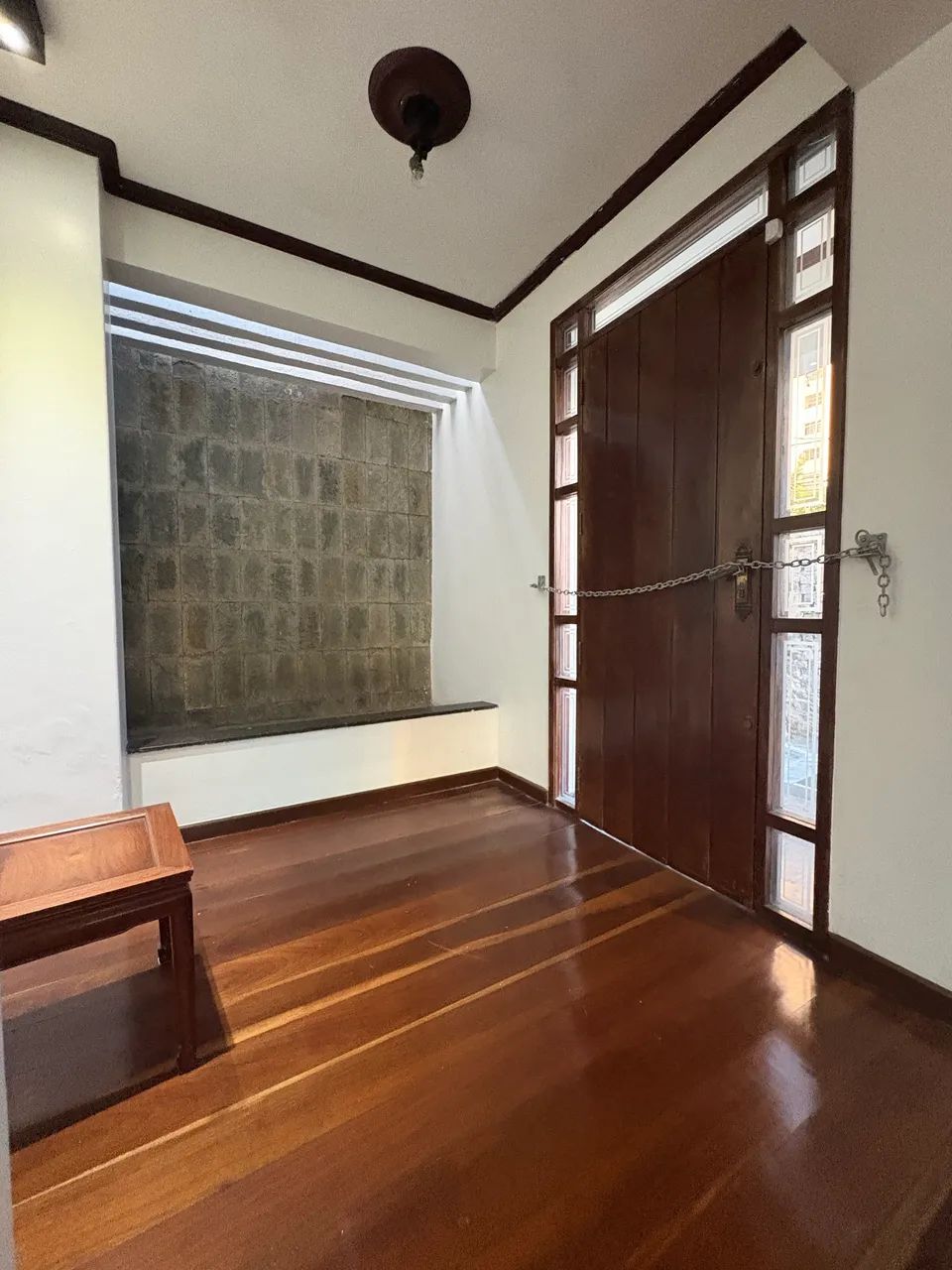 Alugo casa ampla para moradia ou comércio - Foto 2