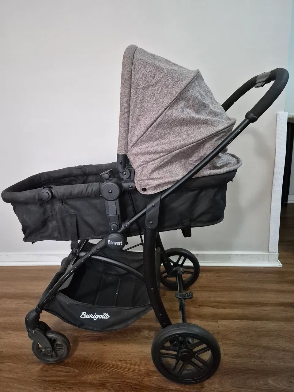 CARRINHO DE BEBE EXCELENTE DE MARCA