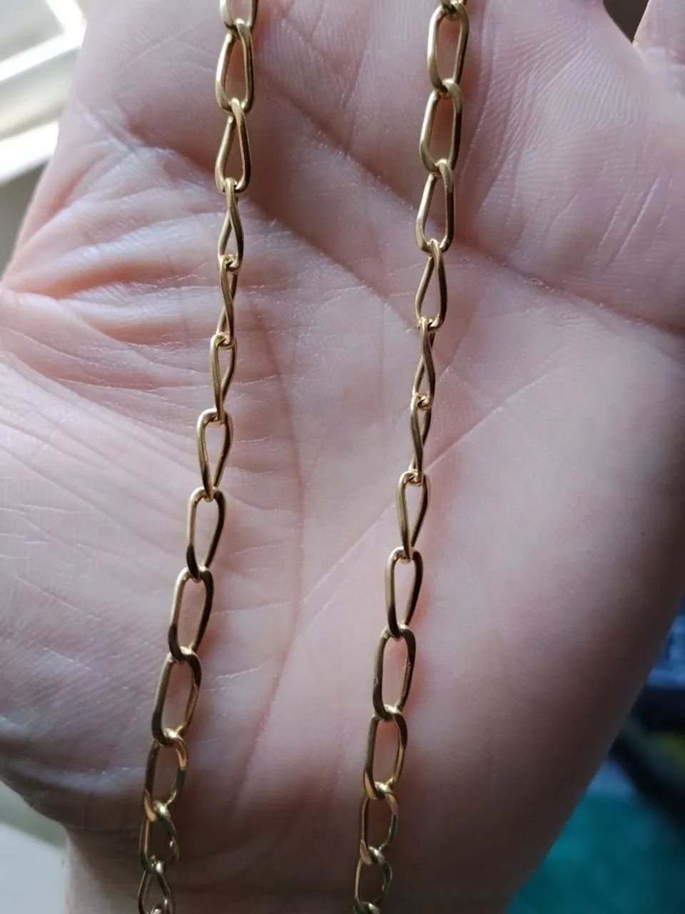 Joia ouro amarelo e detalhes em branco. Imponente  - Foto 4