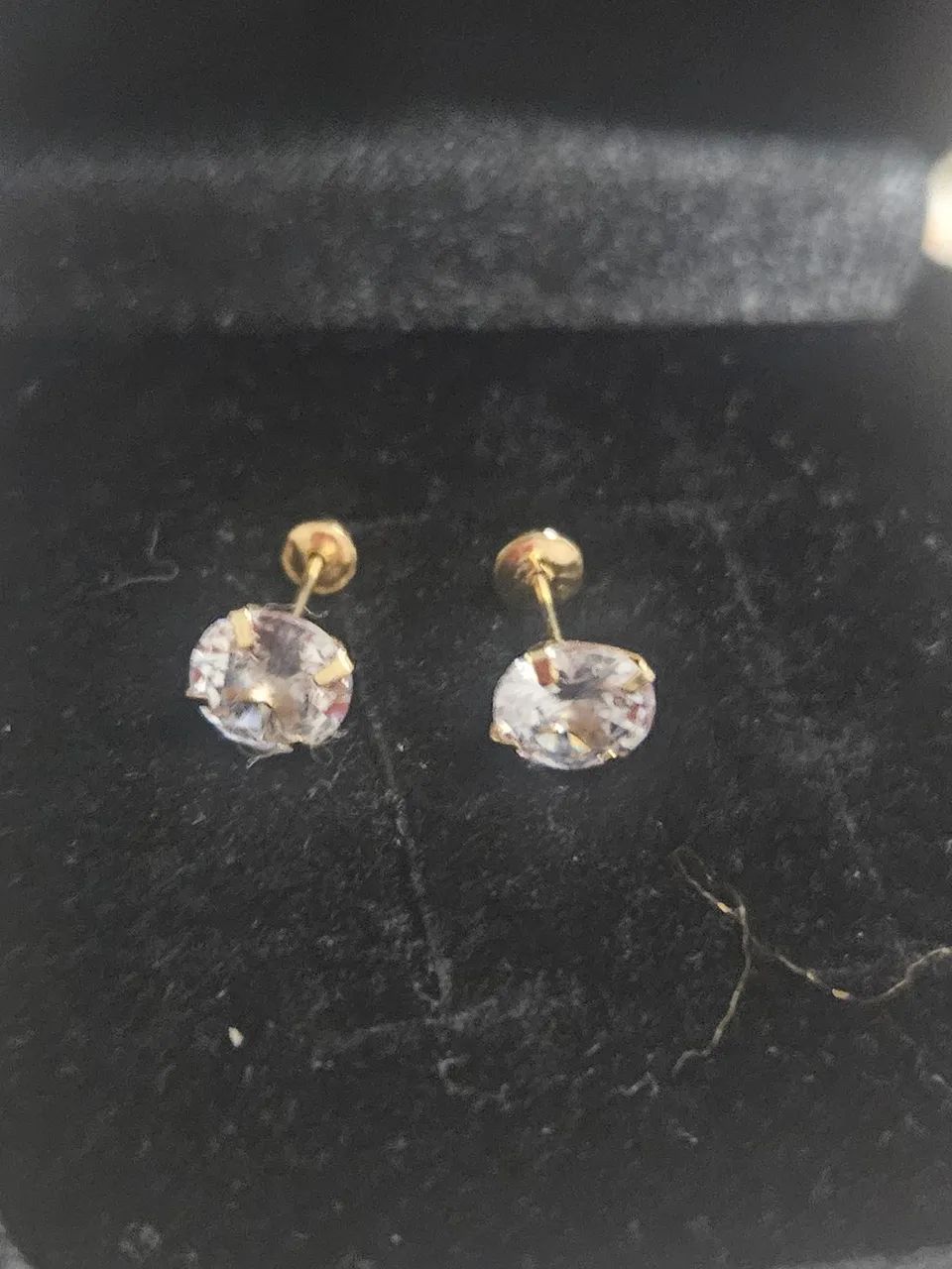 Brinco ouro 18k com pedra