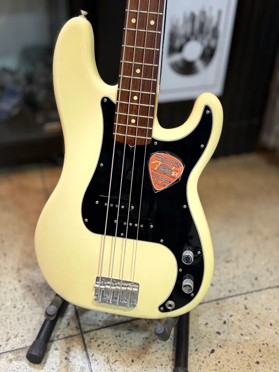 Baixo Fender Precision Bass USA Special - Instrumentos musicais