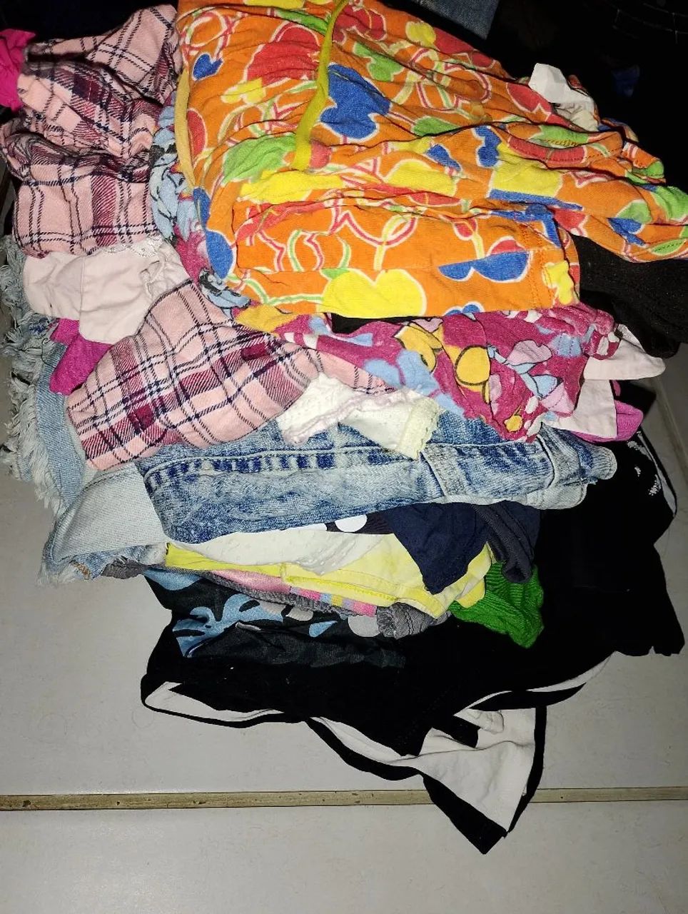lote de roupas variadas  - Foto 5