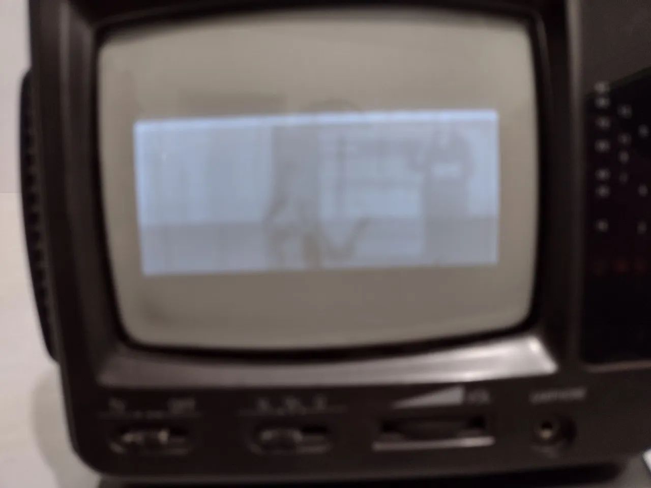 Televisão portátil  - Foto 2