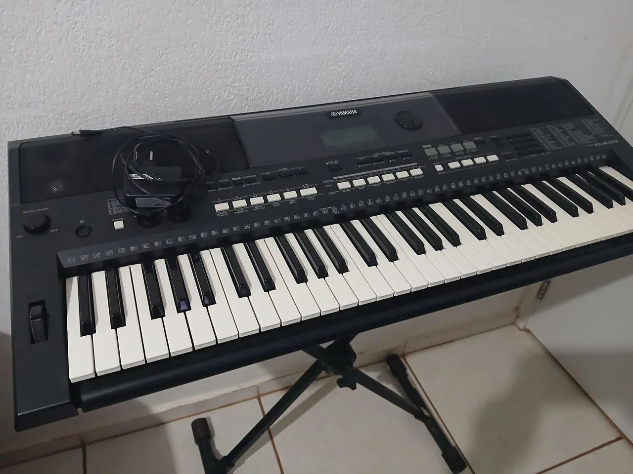 Teclado Yamaha PSR-E433 - Foto 3