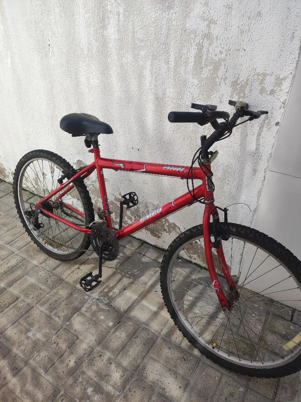 Bicicleta usada (precisa manutenção) - Foto 2
