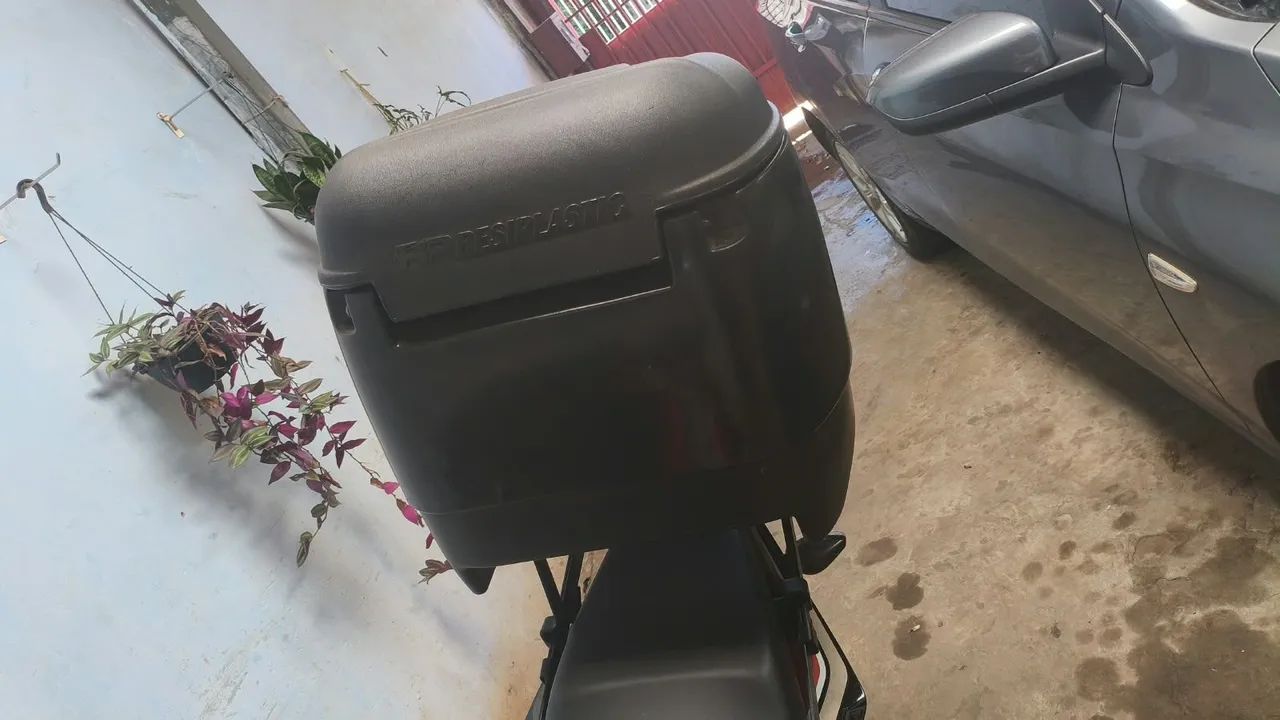Baú com chapan e capacete  - Foto 2