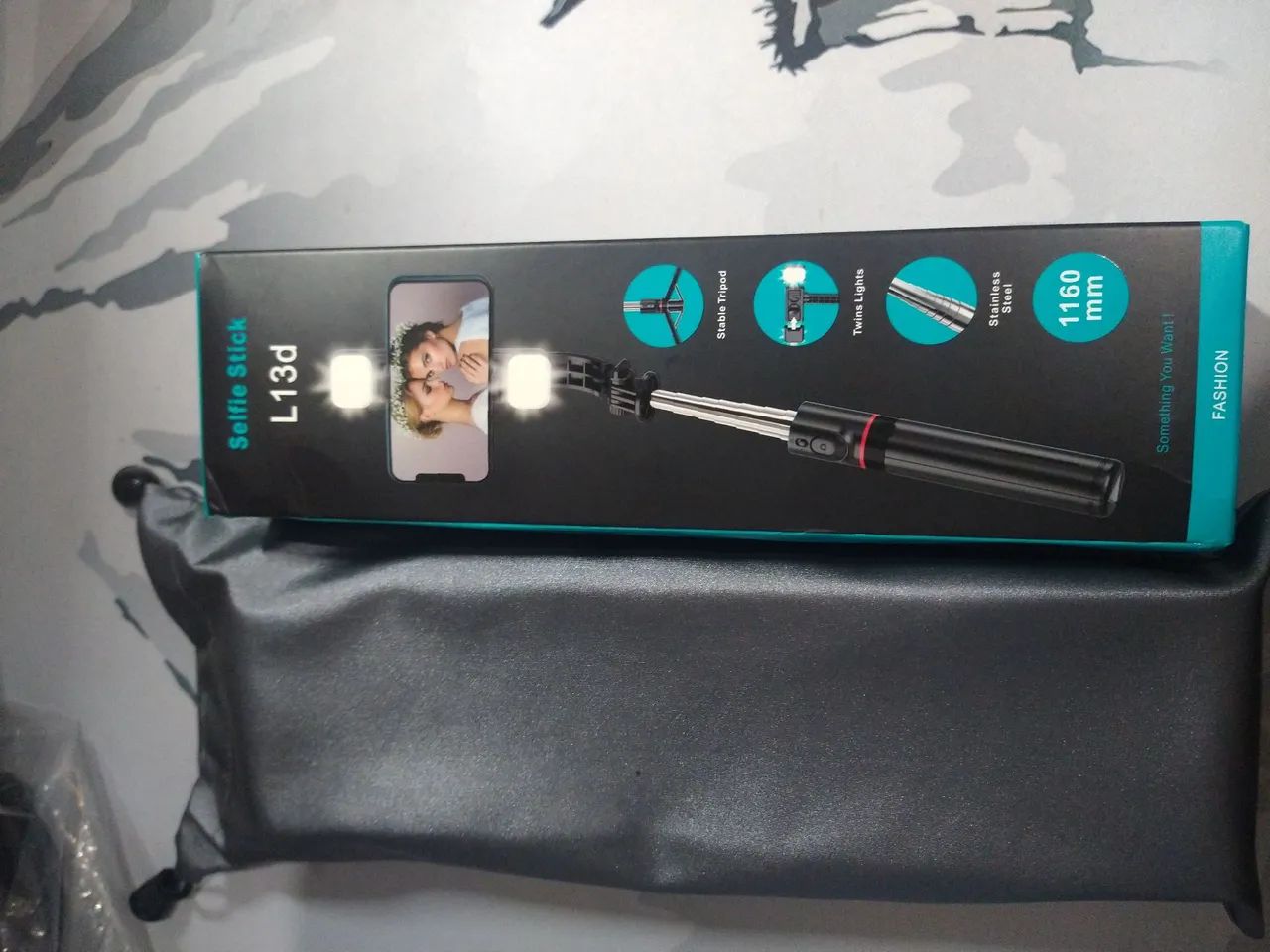 Keelead Bastão de self com magnético com bluetooth, tripé e com duas luz de preenchimento